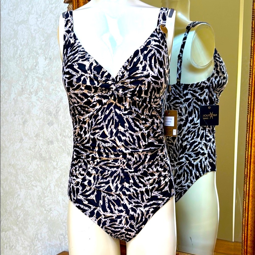 New Nip-tuck Swim black, off white and gold Patterned Swimsuit.  Size 8.